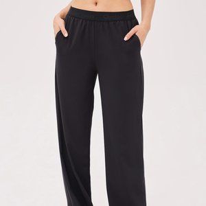 Outdoor Voices Relay Wide Leg Pant in Black